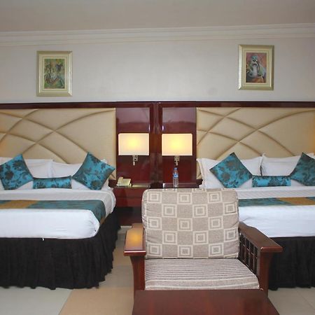 De Rembrandt Hotels And Suites Икеджа Екстериор снимка