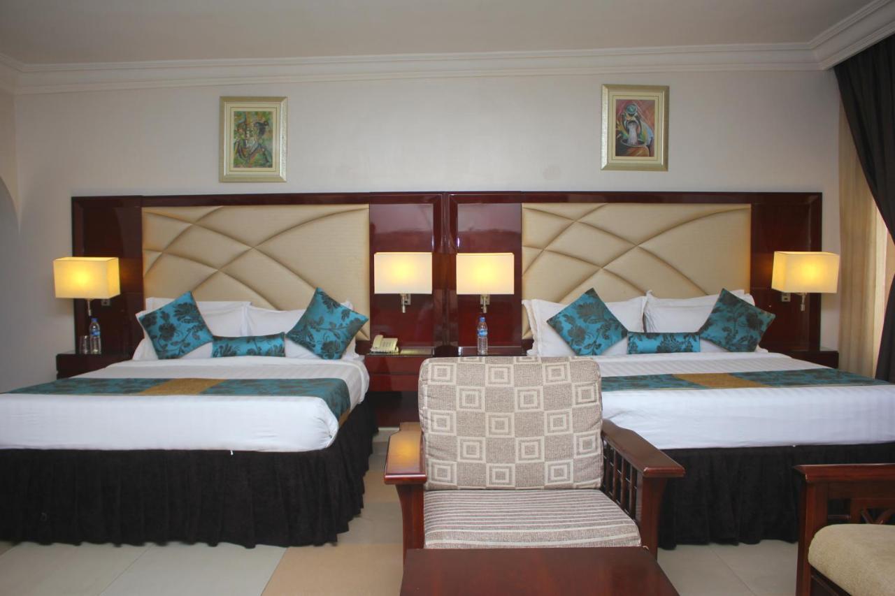 De Rembrandt Hotels And Suites Икеджа Екстериор снимка
