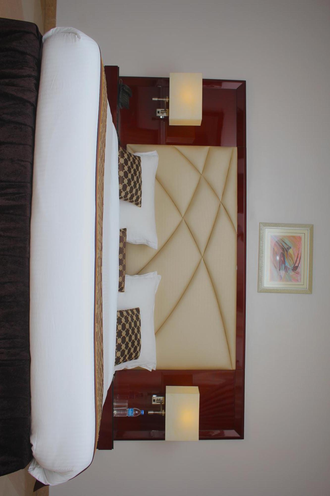 De Rembrandt Hotels And Suites Икеджа Екстериор снимка