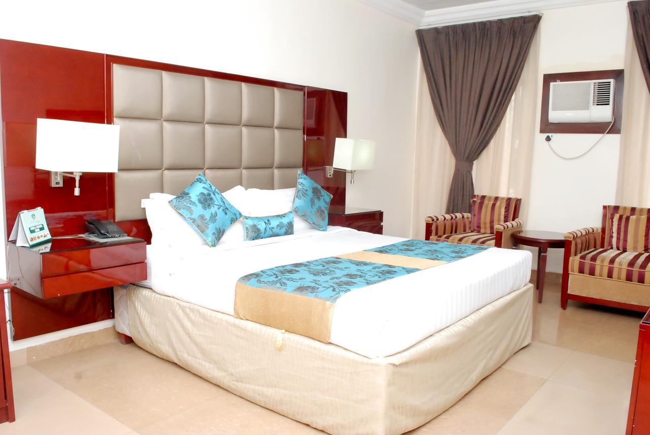 De Rembrandt Hotels And Suites Икеджа Екстериор снимка