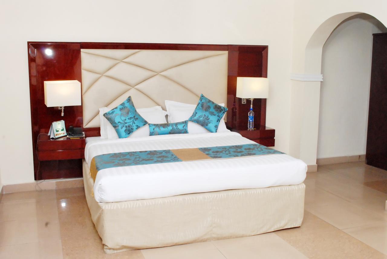 De Rembrandt Hotels And Suites Икеджа Екстериор снимка