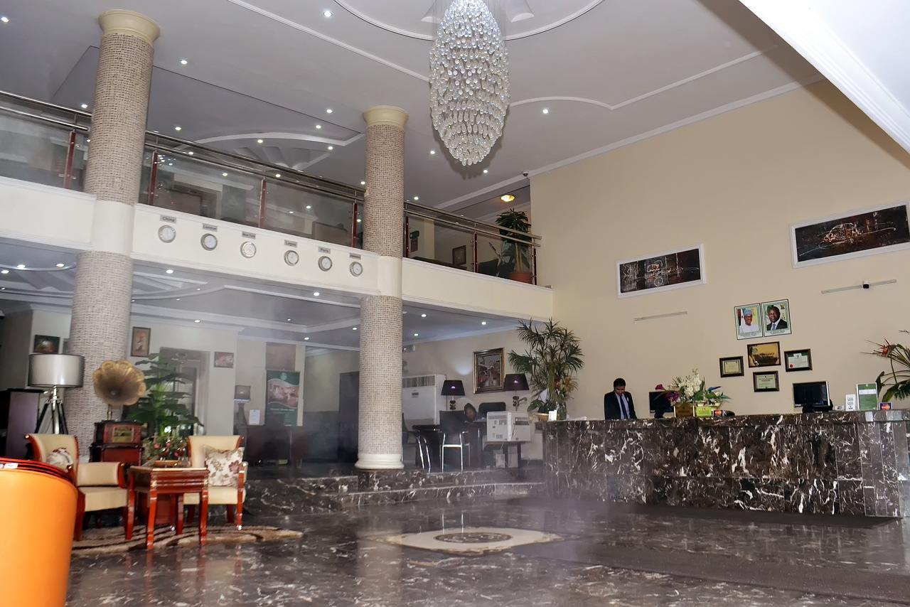 De Rembrandt Hotels And Suites Икеджа Екстериор снимка