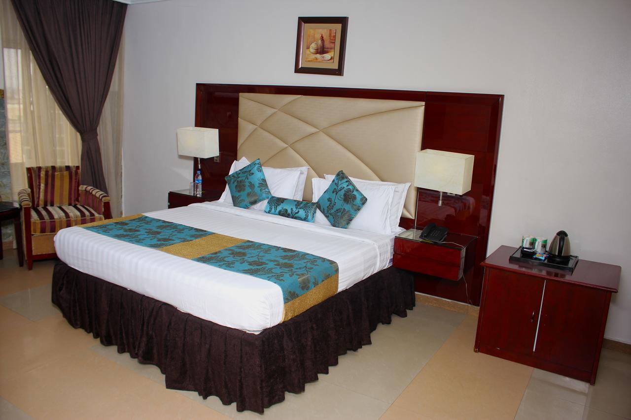 De Rembrandt Hotels And Suites Икеджа Екстериор снимка