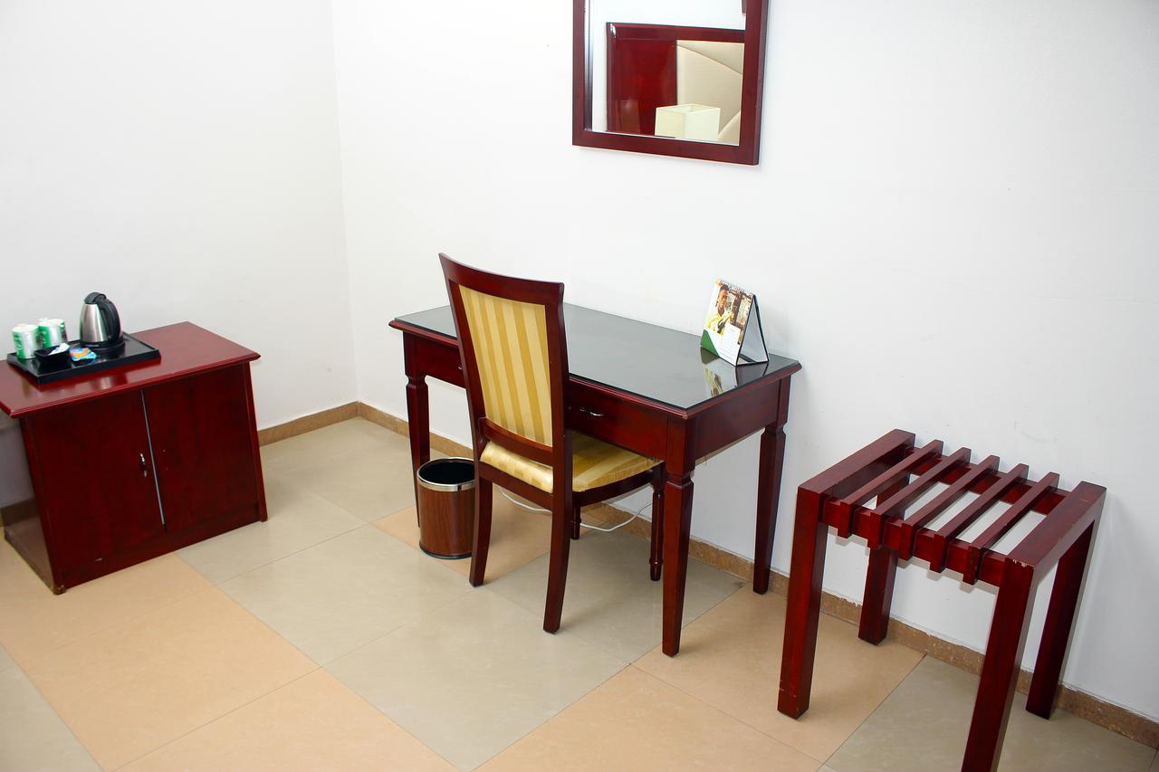 De Rembrandt Hotels And Suites Икеджа Екстериор снимка