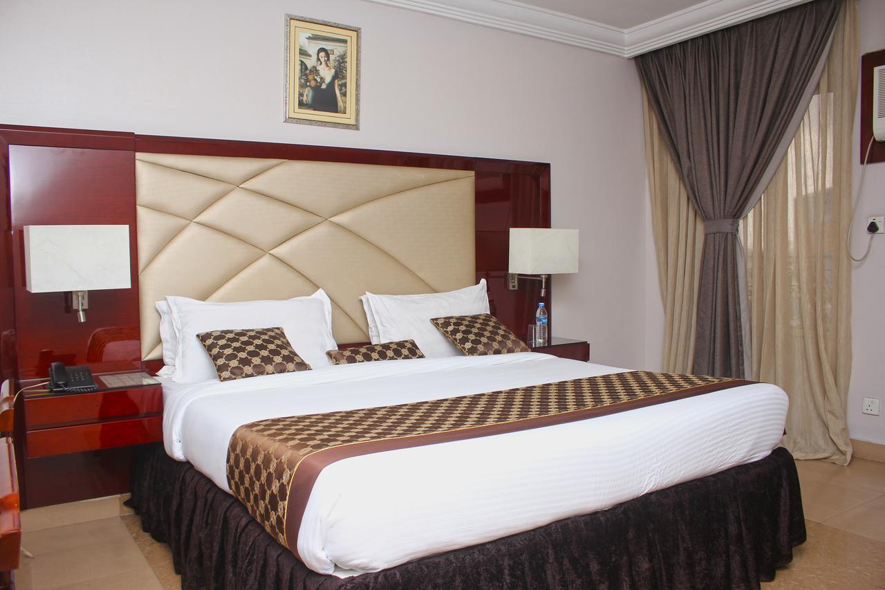 De Rembrandt Hotels And Suites Икеджа Екстериор снимка