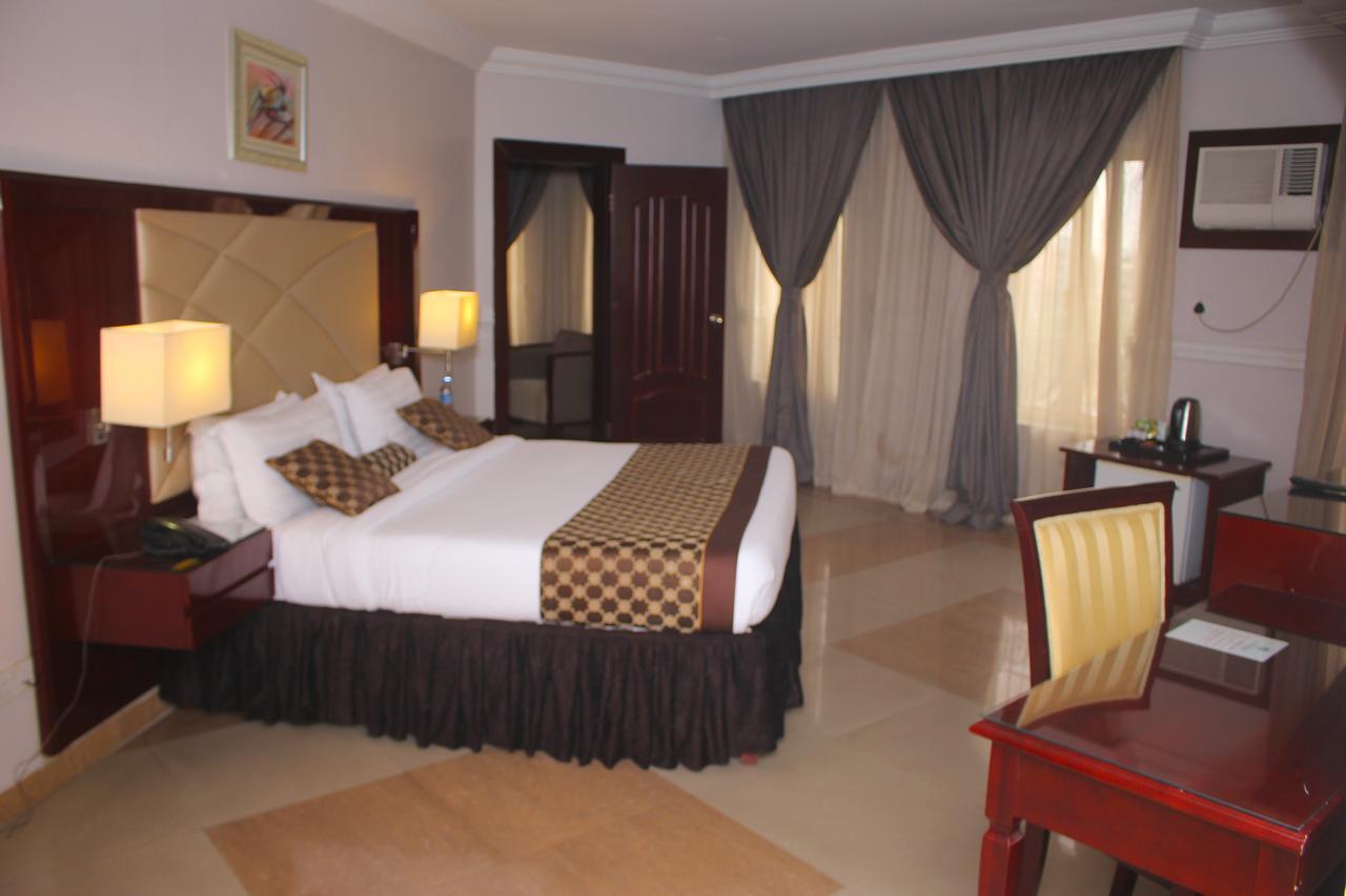 De Rembrandt Hotels And Suites Икеджа Екстериор снимка